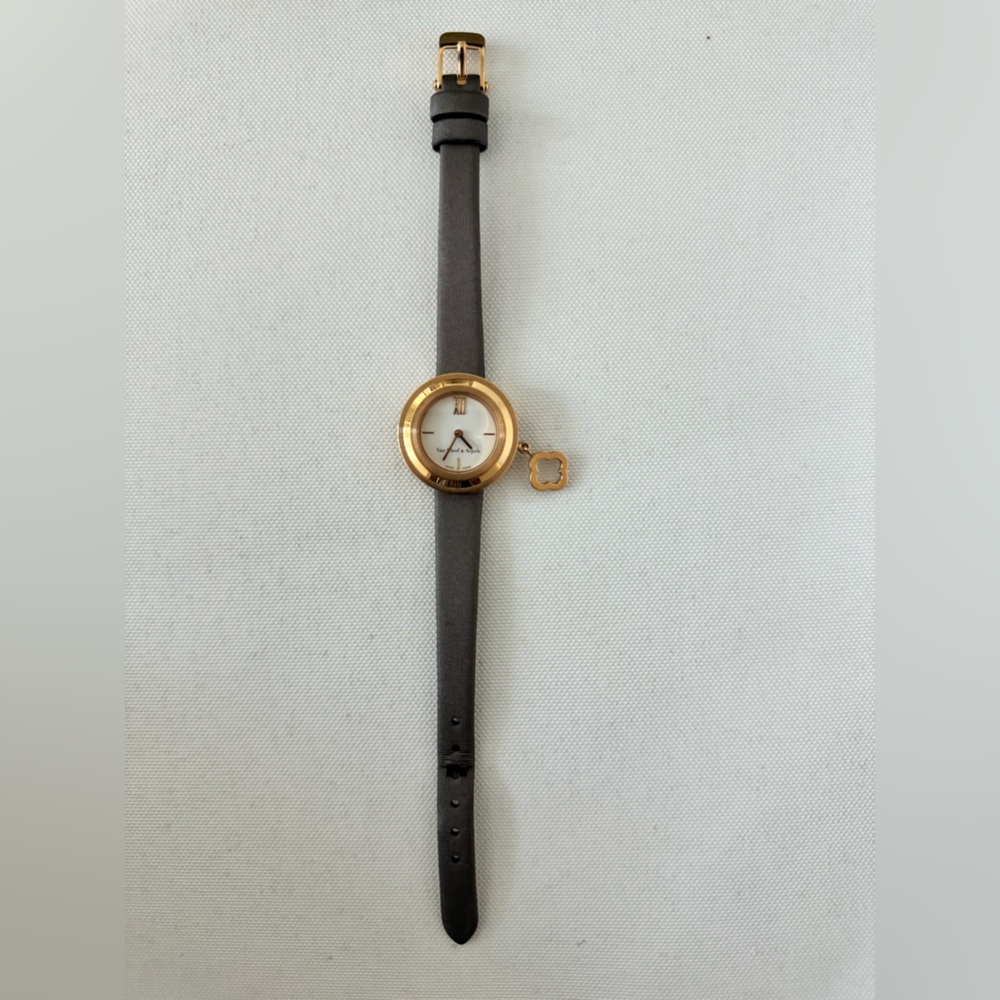 Van Cleef Arpels Rose Gold Charm Watch - TRR sale - Picture 4 of 8
